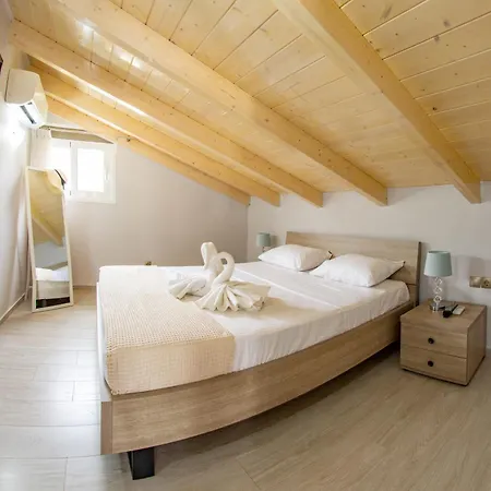 Rachi Apartments, Nydri (Lefkada)